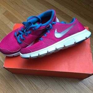 Women’s Nike running sneaker size 7.5